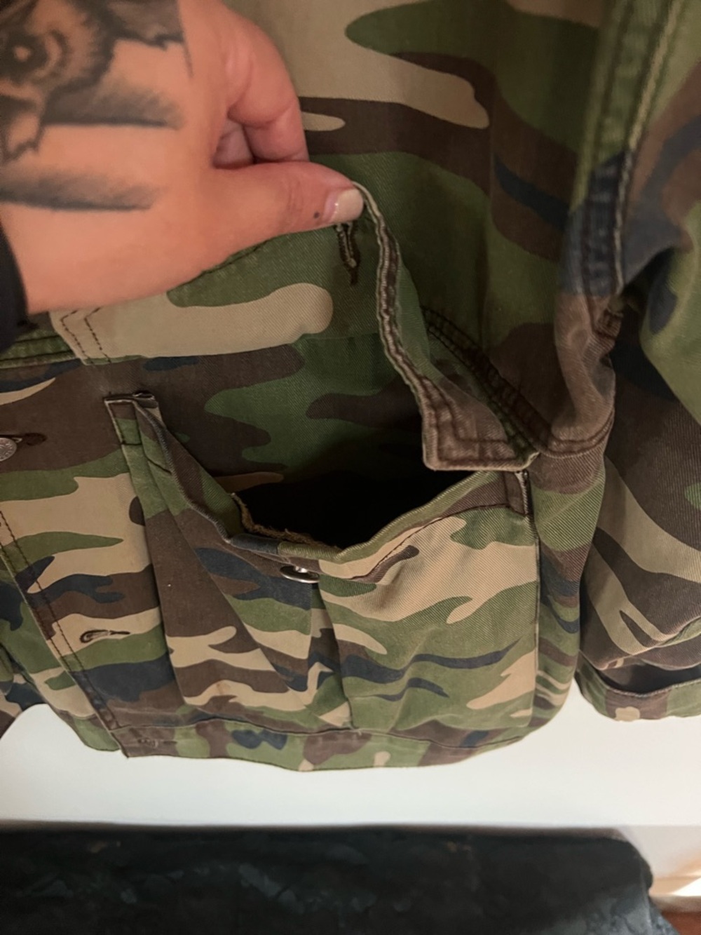 Forever 21 Camo Jacket w/ Bella Dona “Homegirl” Patch (Oversized Fit) - Picture 6 of 6